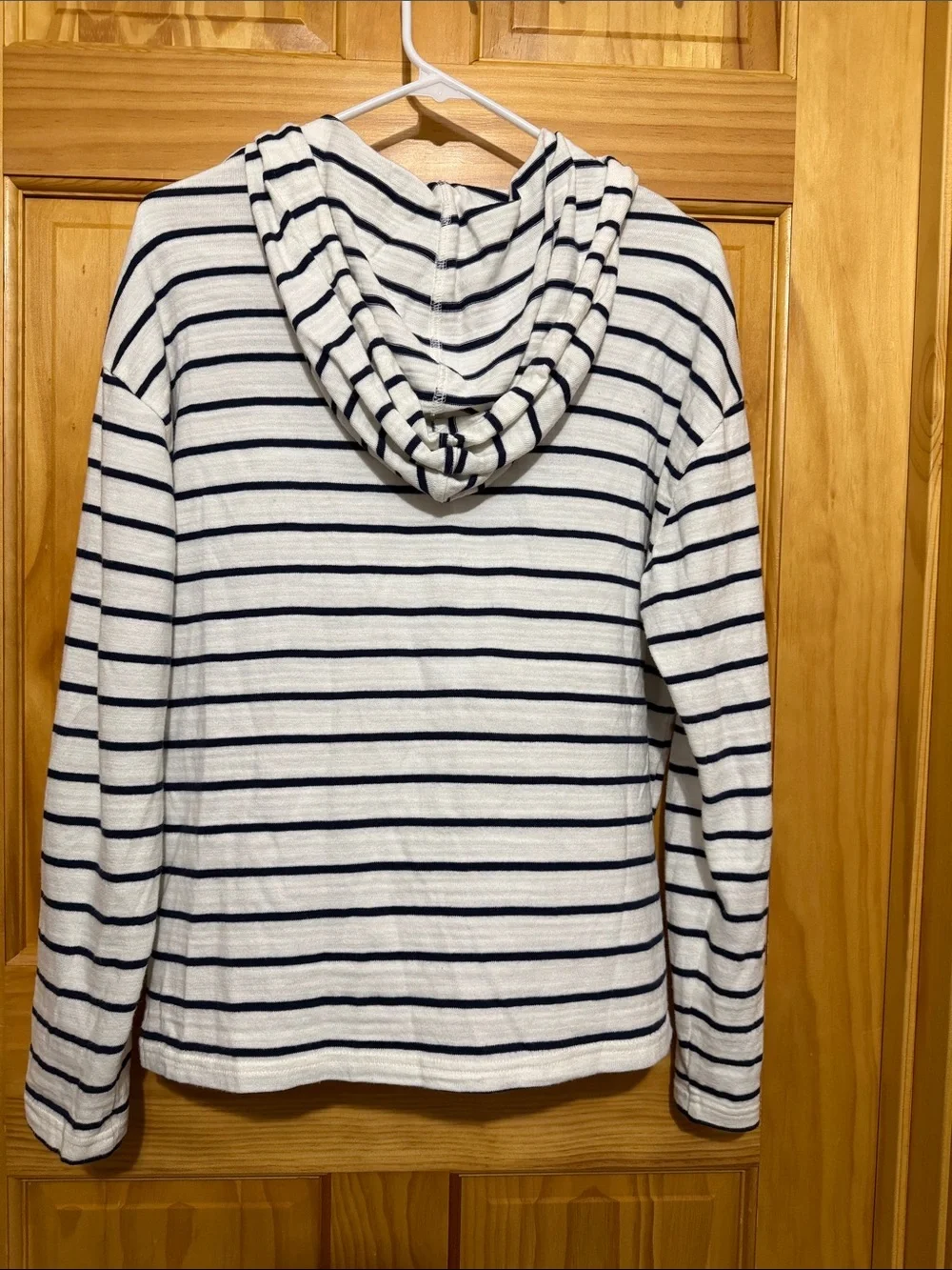 J. Crew White and Navy Striped V-Neck Beach Hoodie Pullover Top, Size Medium.
